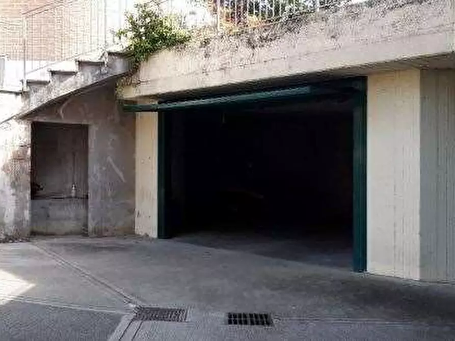 Immagine 1 di Garage in vendita  in Via Roma  a Arsiero