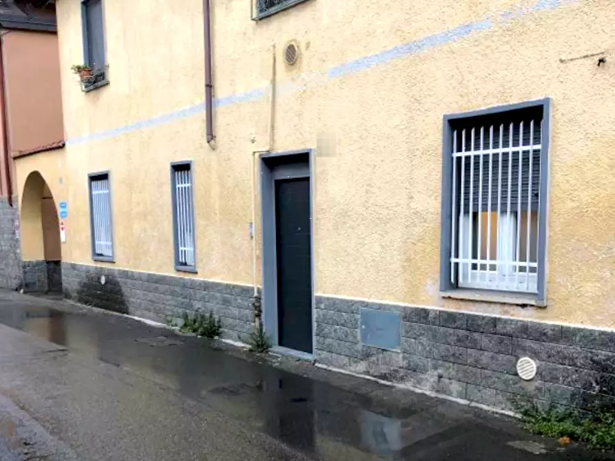 Immagine 1 di Appartamento in vendita  in Via Luigi Settembrini a Busto Arsizio