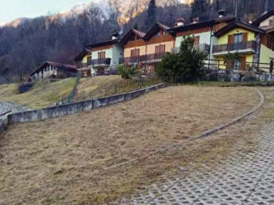 Immagine 1 di Posto auto in vendita  in Localita' Camerata a Lozio