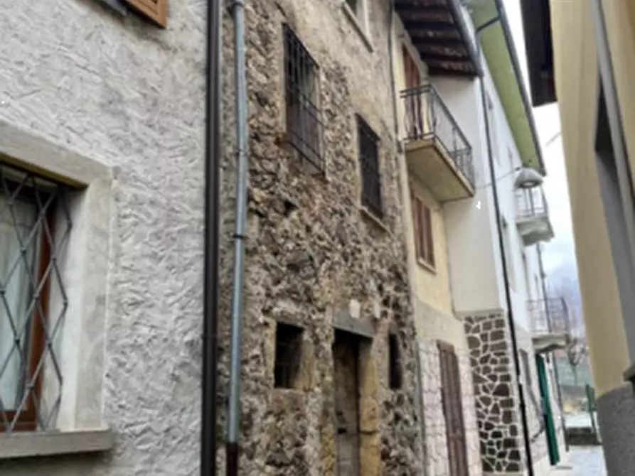 Immagine 1 di Porzione di casa in vendita  in Via Tenente  Begnis a Valnegra