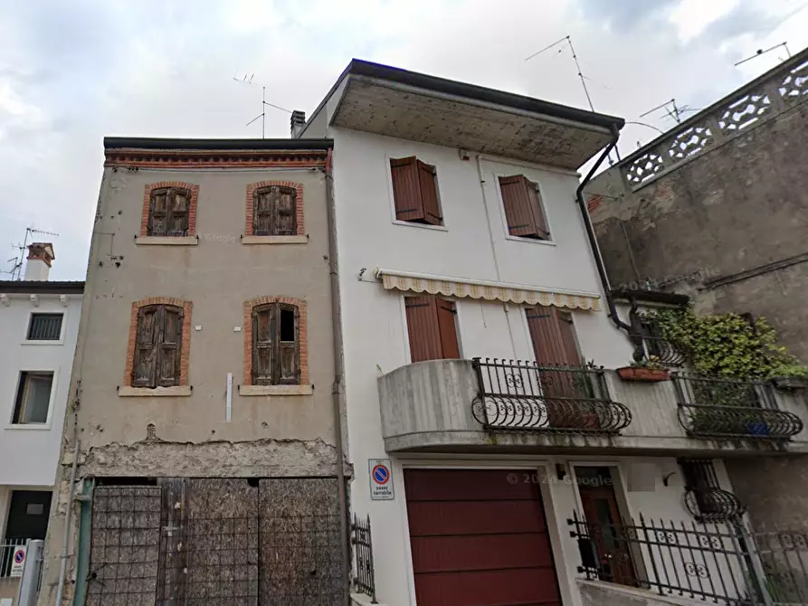 Immagine 1 di Porzione di casa in vendita  in Via Antonio Salieri a Verona