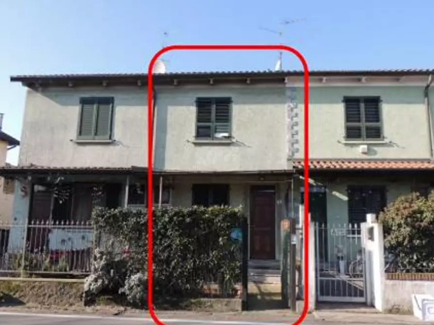 Immagine 1 di Porzione di casa in vendita  in Via Guido Rossa  a Noviglio