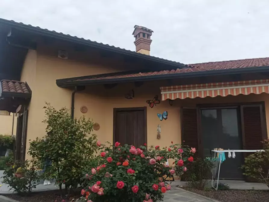 Immagine 1 di Porzione di villa in vendita  in Via I Maggio a Mazze'