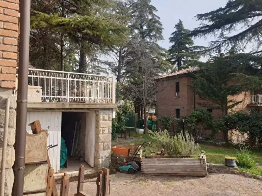 Immagine 1 di Villa in vendita  in Via Alberto Dallolio a Pianoro