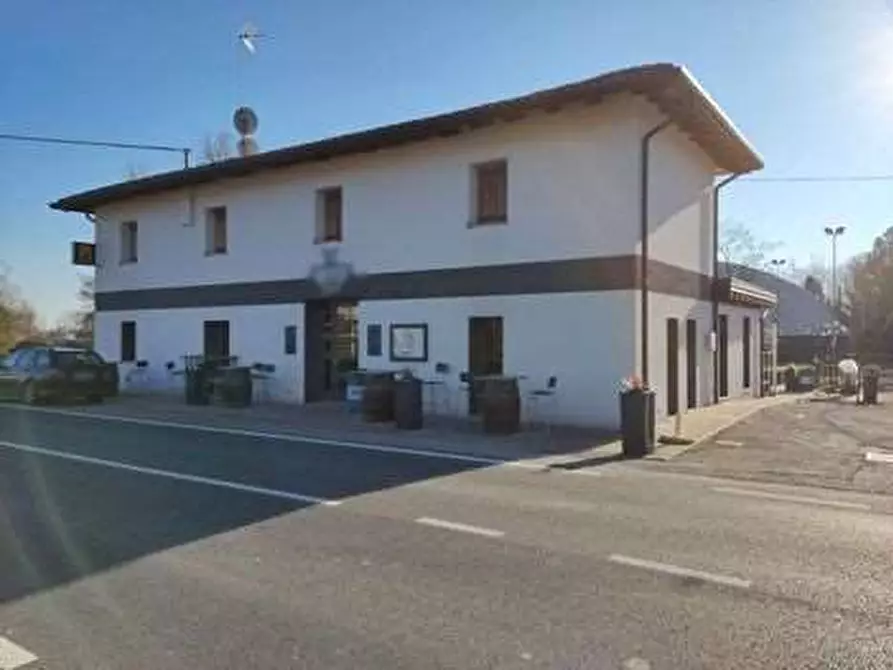 Immagine 1 di Negozio in vendita  in Via dei Laghi a Torreano