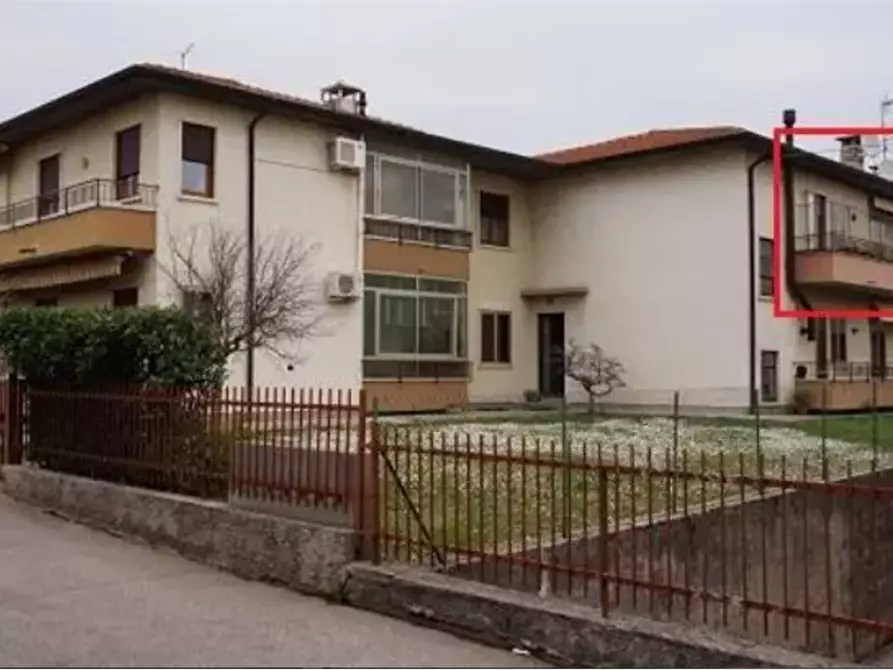 Immagine 1 di Appartamento in vendita  in Via Vittorio Alfieri  a Thiene