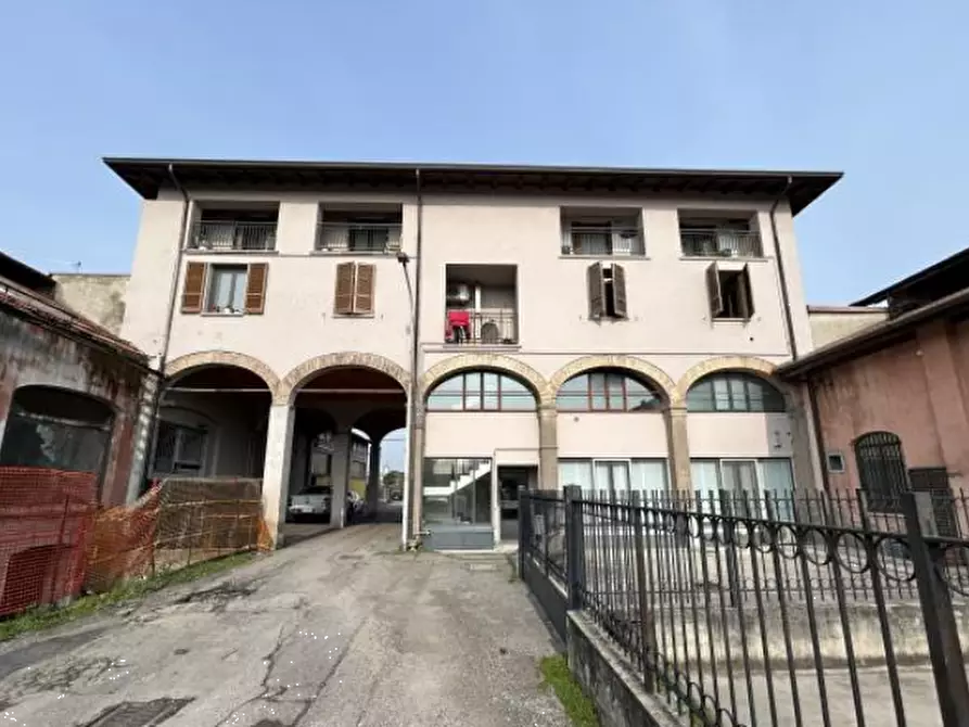 Immagine 1 di Appartamento in vendita  in Viale Montecatini a Romano Di Lombardia