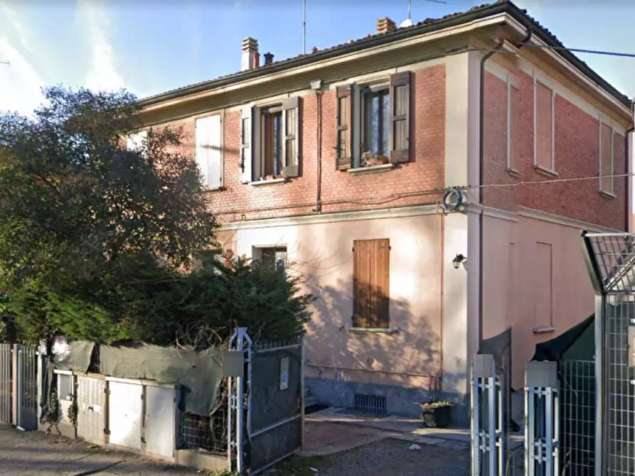 Immagine 1 di Porzione di casa in vendita  in via Enrico Mattei a Bologna