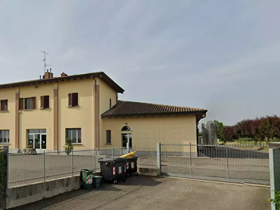 Immagine 1 di Stabile in vendita  in Via Casetti a Anzola Dell'emilia