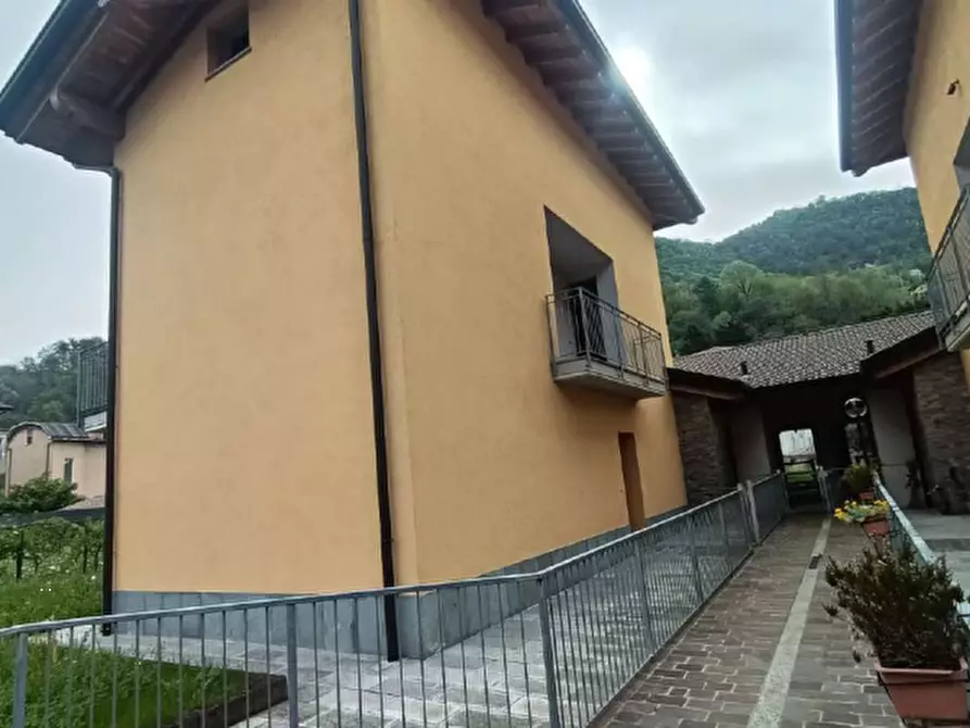 Immagine 1 di Casa indipendente in vendita  in  via San Zenone a Cene