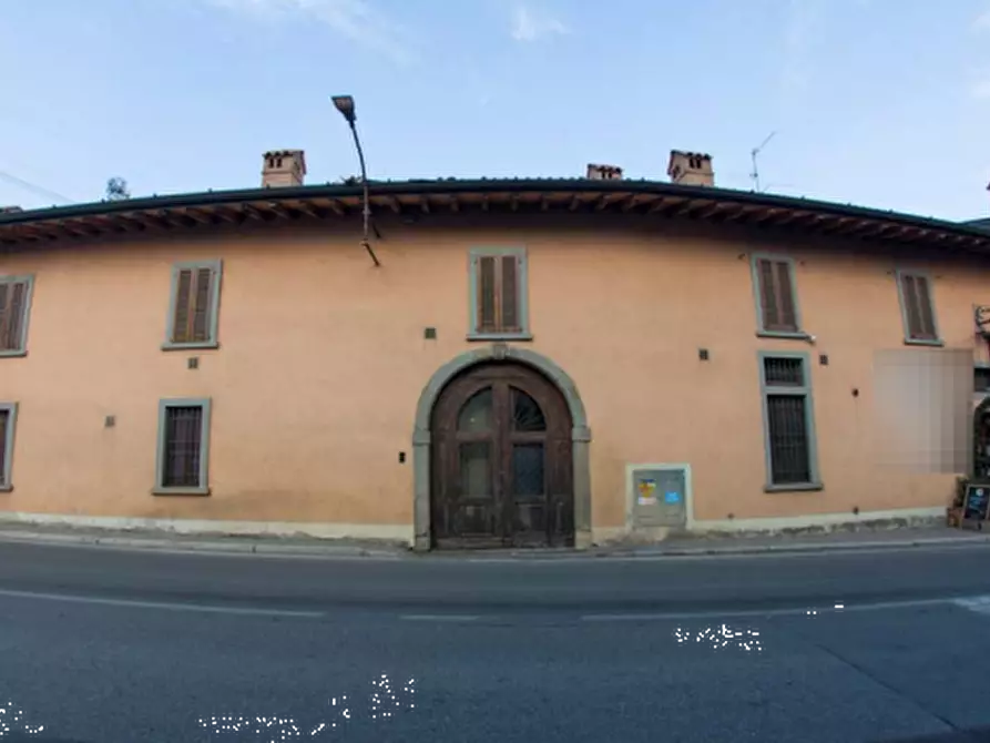 Immagine 1 di Stabile in vendita  in Via Dante Alighieri a Gorlago