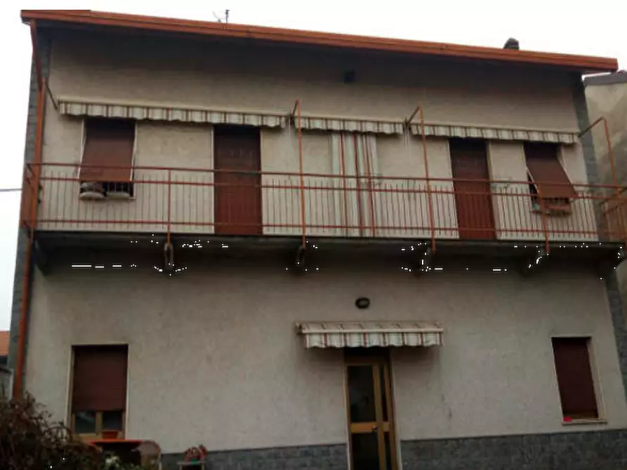 Immagine 1 di Casa indipendente in vendita  in Via del Ponte a Busto Arsizio