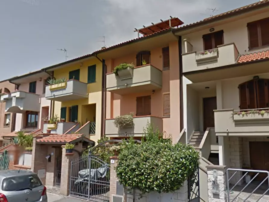 Immagine 1 di Casa indipendente in vendita  in Via C. A. Dalla Chiesa a Empoli