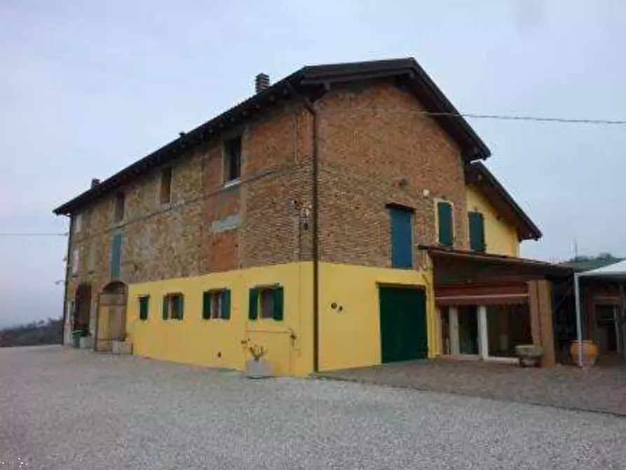 Immagine 1 di Villa in vendita  in Via Pianderna a Scandiano