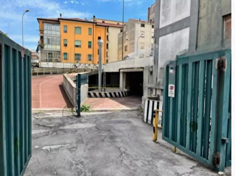 Immagine 1 di Posto auto in vendita  in Via Milano a Venezia