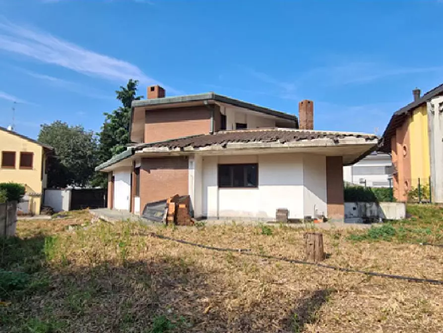 Immagine 1 di Villa in vendita  in Via Arcene a Ciserano