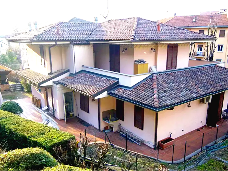 Immagine 1 di Villa in vendita  in Via Rinarolo a Tortona