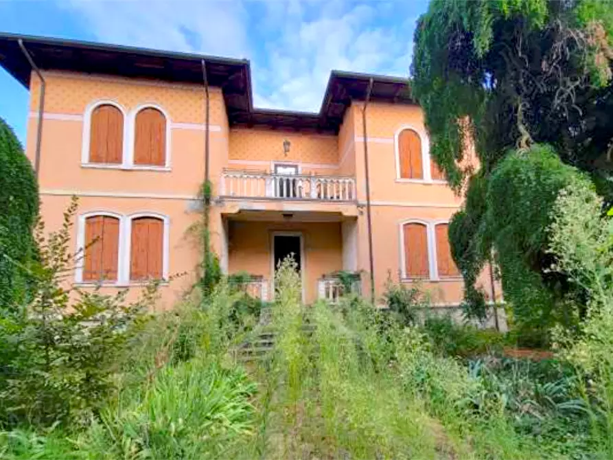 Immagine 1 di Villa in vendita  in Via Valgrande a Sant'urbano