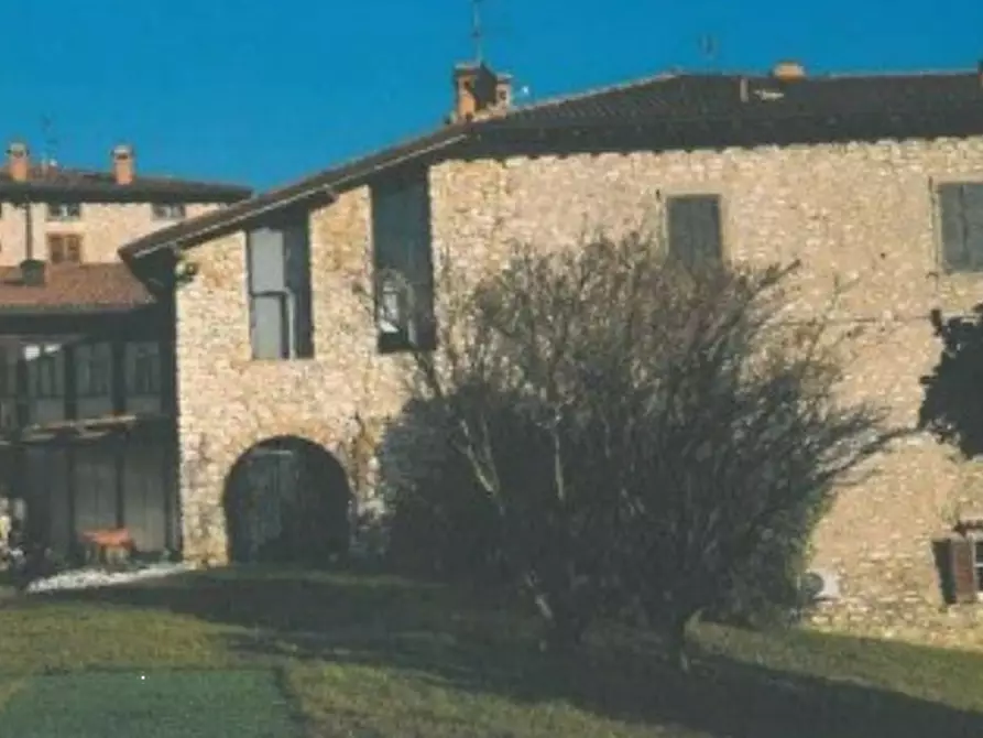 Immagine 1 di Villa in vendita  in Via Castello a Cenate Sotto