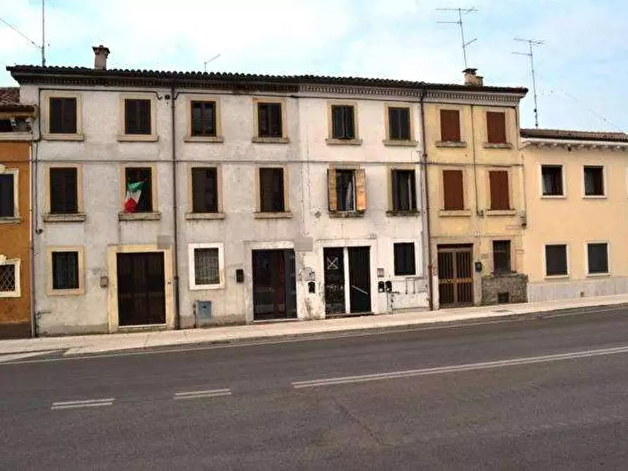 Immagine 1 di Porzione di casa in vendita  in Via Unità d'Italia a Verona