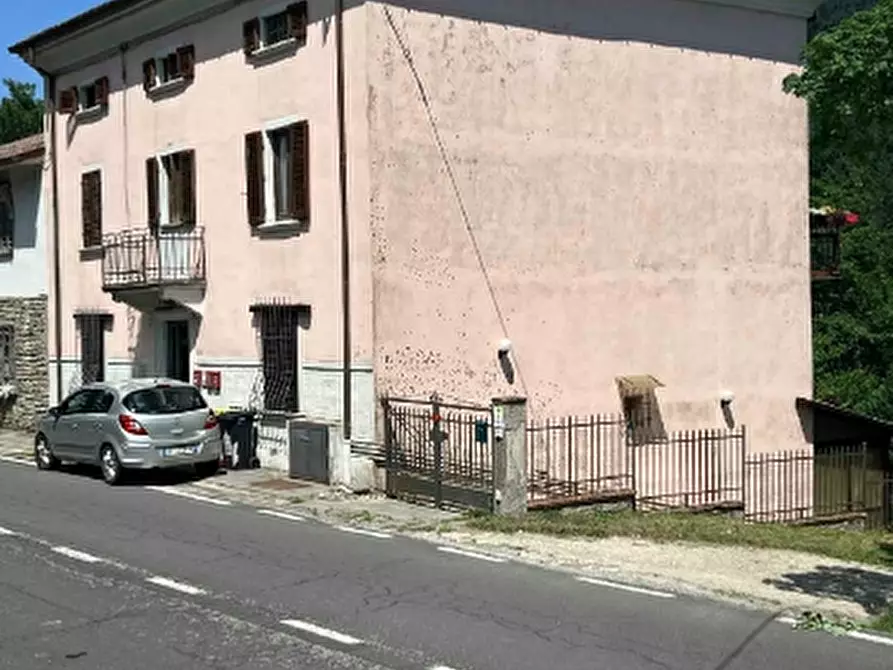 Immagine 1 di Appartamento in vendita  in Via dell'Appennino a Vernio