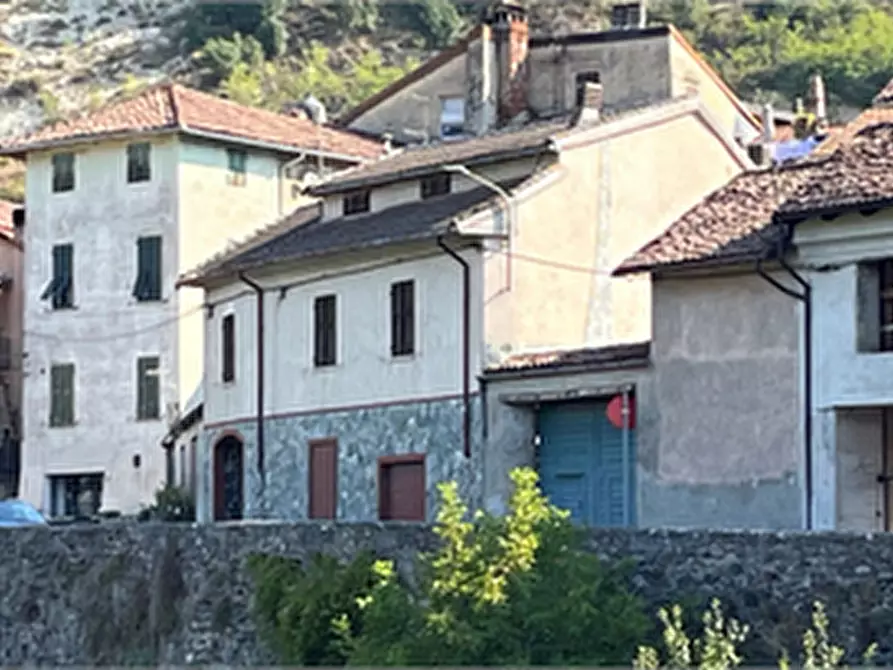 Immagine 1 di Porzione di casa in vendita  in Vico il Portino a Gavi