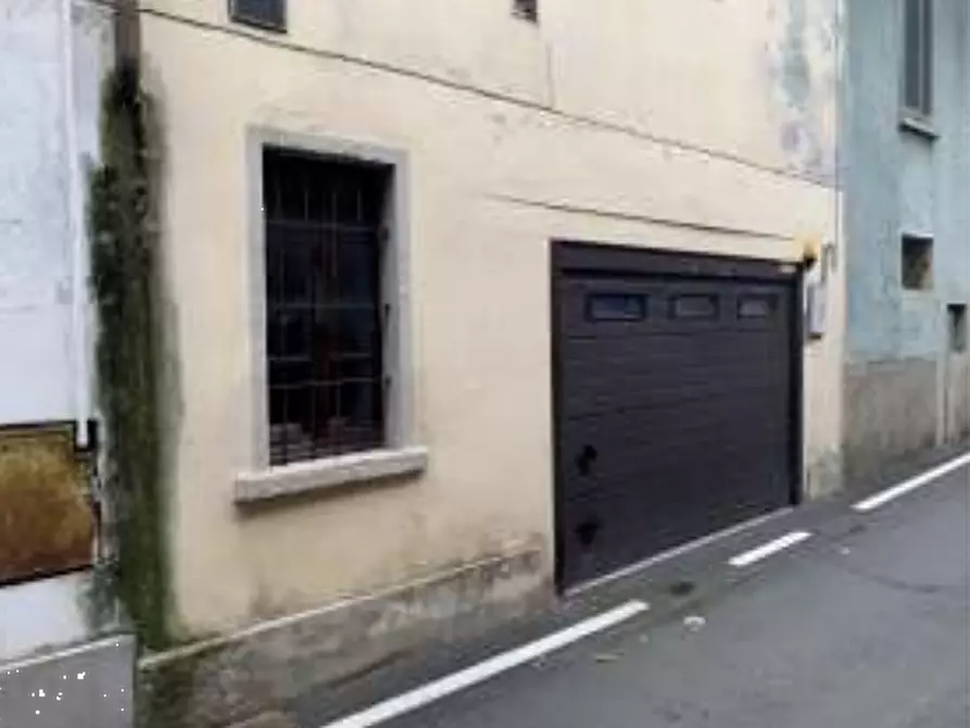 Immagine 1 di Garage in vendita  in Via Torino a Briga Novarese