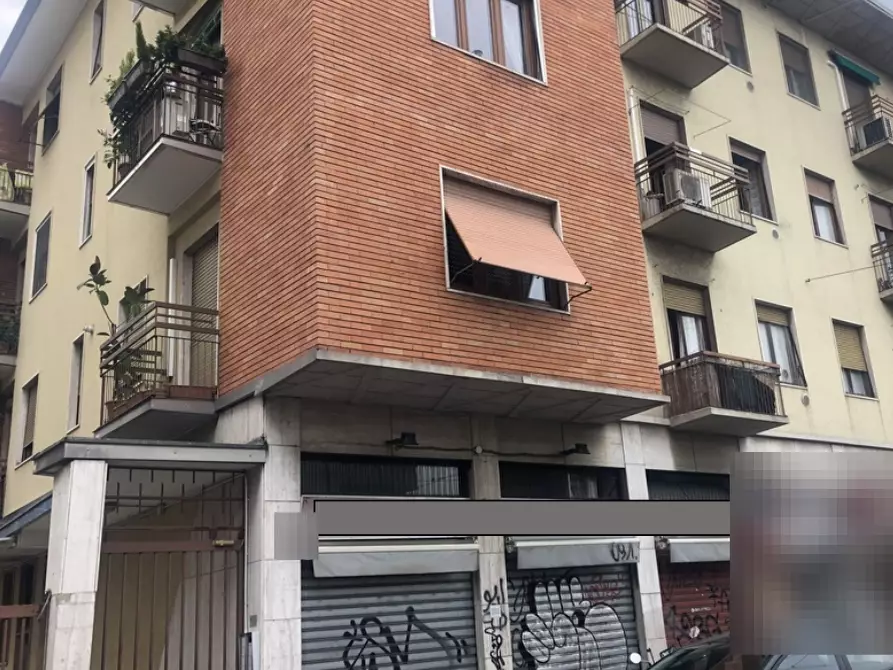 Immagine 1 di Negozio in vendita  in Via Mariotto Albertinelli a Milano