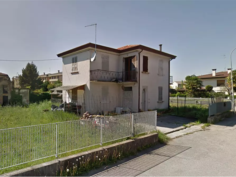 Immagine 1 di Casa indipendente in vendita  in Via Eridania a Ceggia