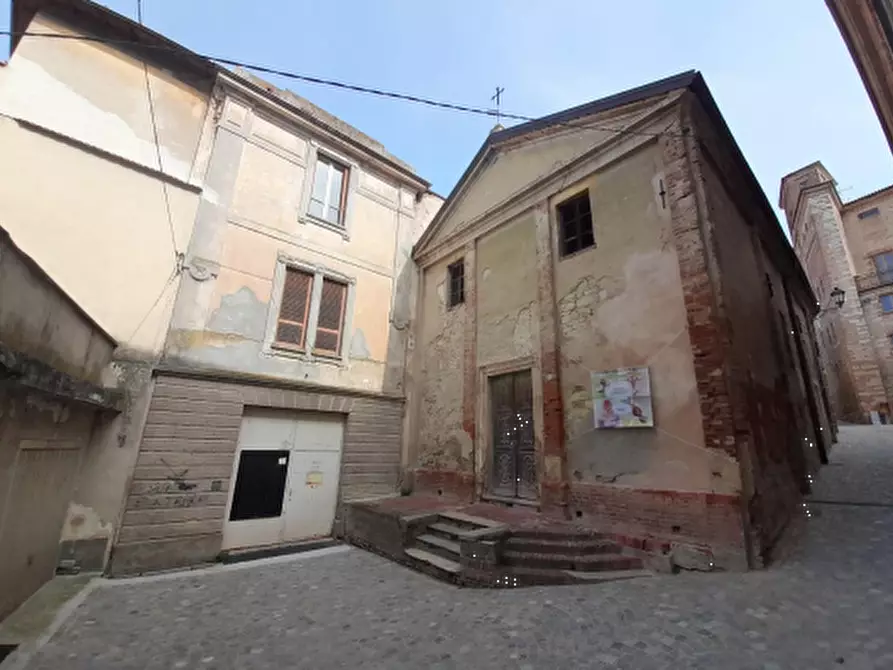 Immagine 1 di Hotel in vendita  in Via Aldo Bergamaschino a Vignale Monferrato