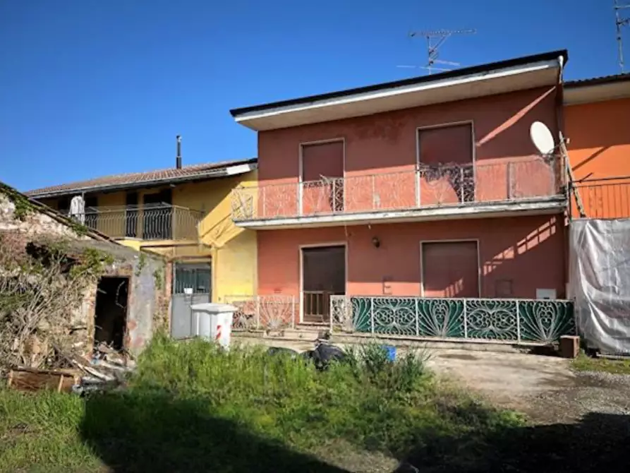 Immagine 1 di Porzione di casa in vendita  in Via Luigi Cadorna a Vercelli