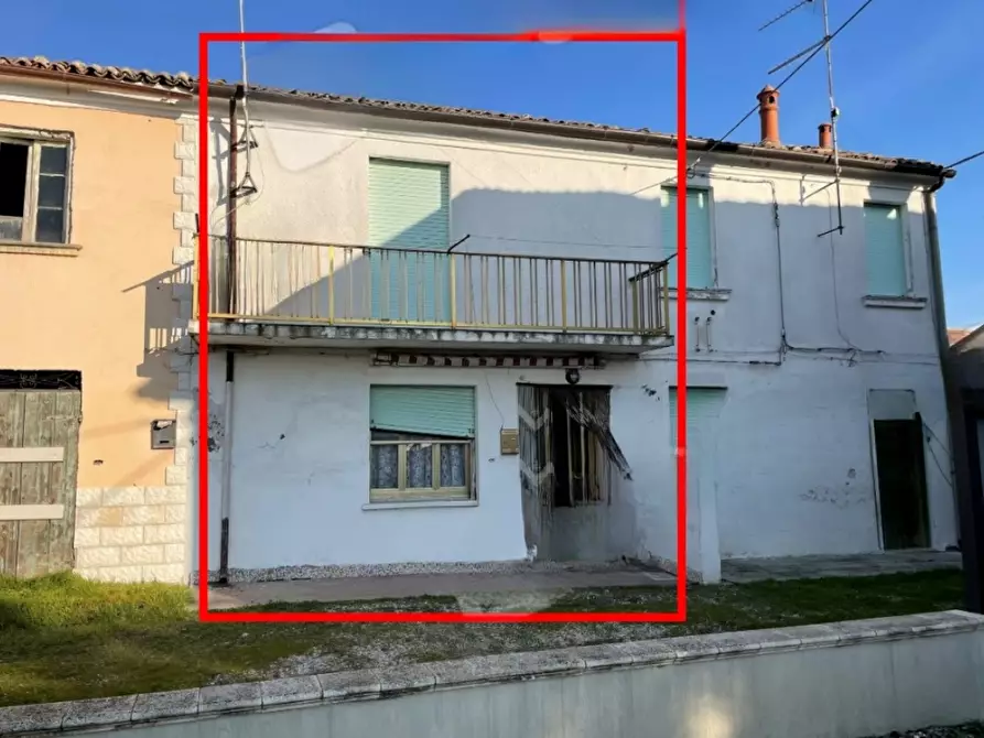 Immagine 1 di Porzione di casa in vendita  in Via Bengasi a Codigoro