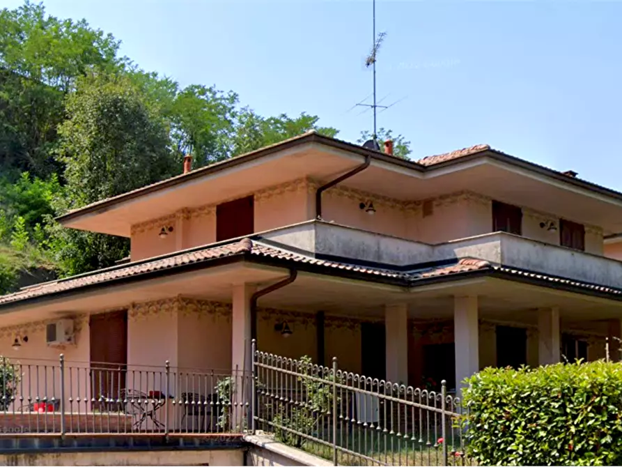 Immagine 1 di Villa in vendita  in Via Rinarolo a Tortona