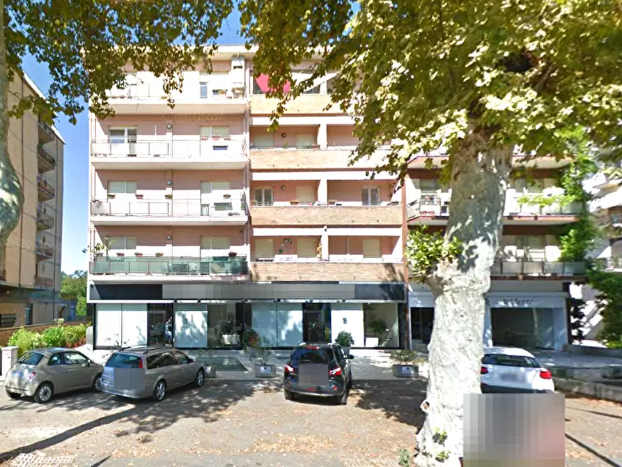 Immagine 1 di Negozio in vendita  in Viale Livio Salinatore  a Forli'