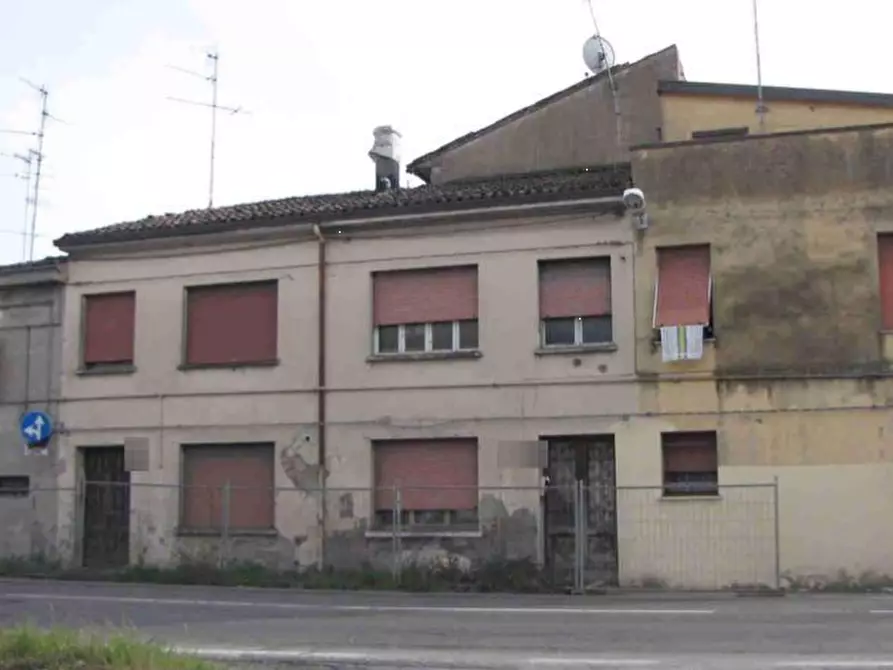 Immagine 1 di Porzione di casa in vendita  in via Provinciale Mantova a Novi Di Modena