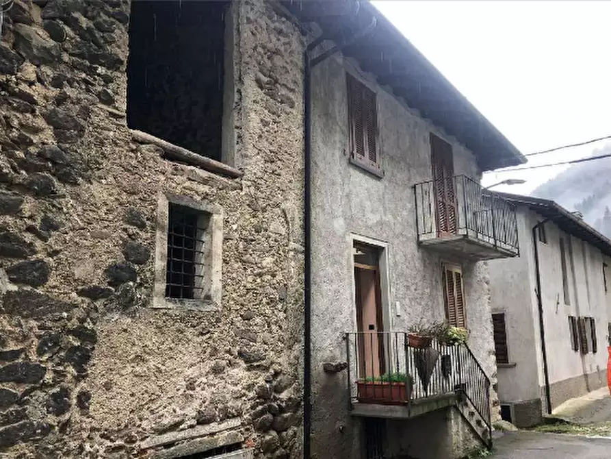 Immagine 1 di Porzione di casa in vendita  in Via Tenente F. Begnis a Valnegra