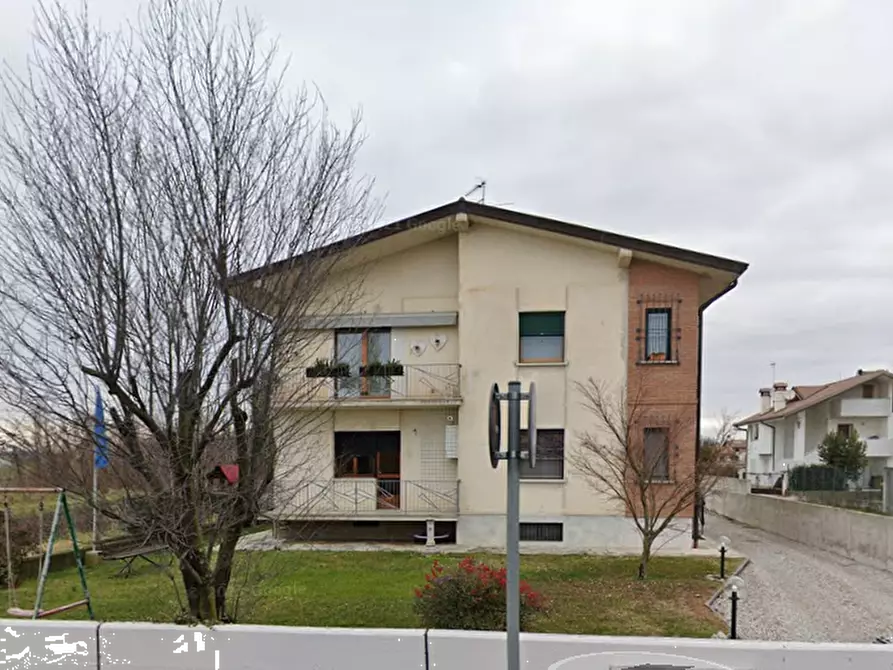 Immagine 1 di Appartamento in vendita  in Via Peraria a Santa Maria La Longa