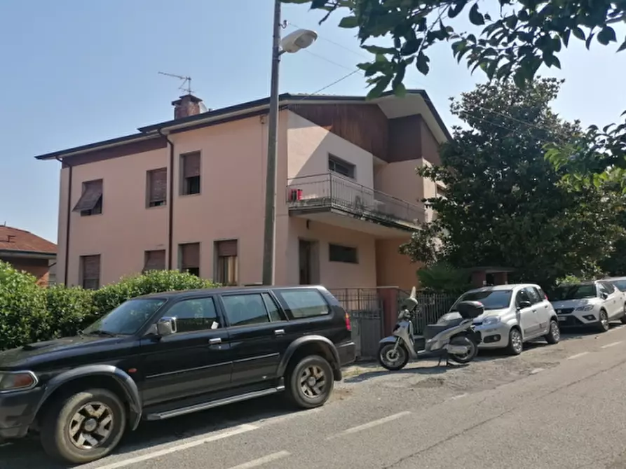 Immagine 1 di Appartamento in vendita  in via Raffaello Sanzio a Cesena