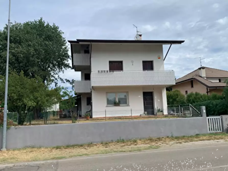 Immagine 1 di Villa in vendita  in Via Orsaria a Udine