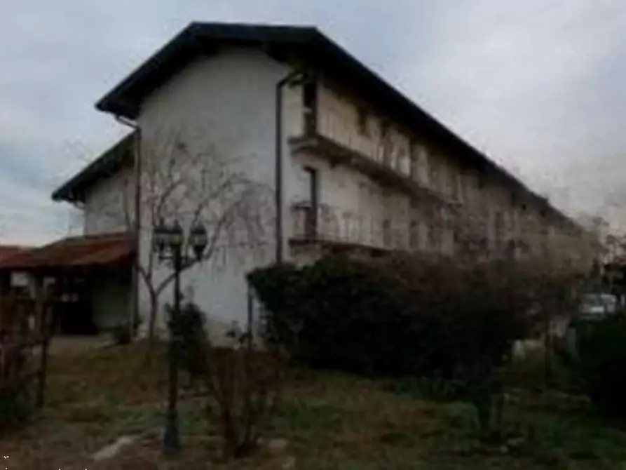 Immagine 1 di Casa indipendente in vendita  in Strada Alzate  a Oleggio