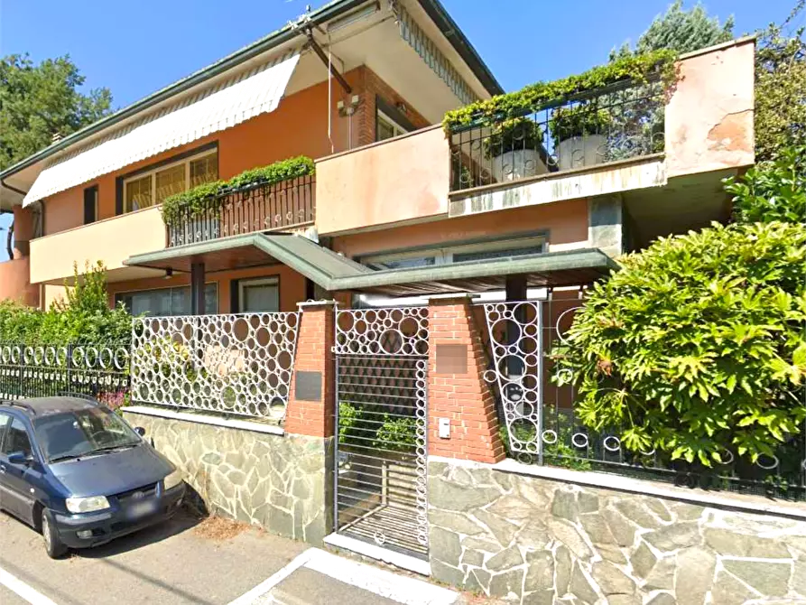 Immagine 1 di Villa in vendita  in Via Bertoglio Pisani a Besate