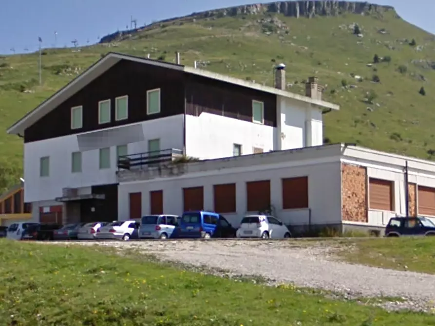 Immagine 1 di Hotel in vendita  in Località Malga San Giorgio a Bosco Chiesanuova