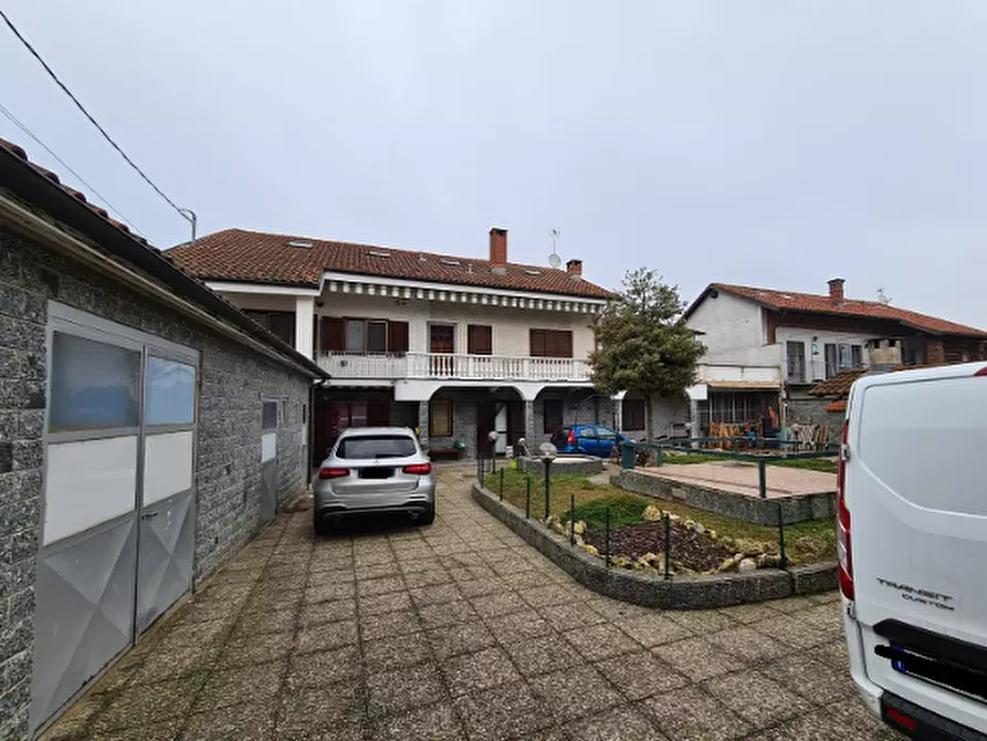 Immagine 1 di Casa indipendente in vendita  in Tetti Peretti a Carignano