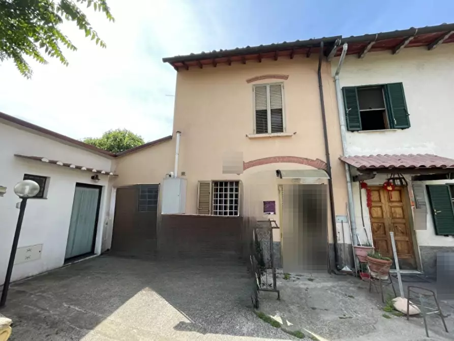 Immagine 1 di Porzione di casa in vendita  in Via Del Molinuzzo a Prato