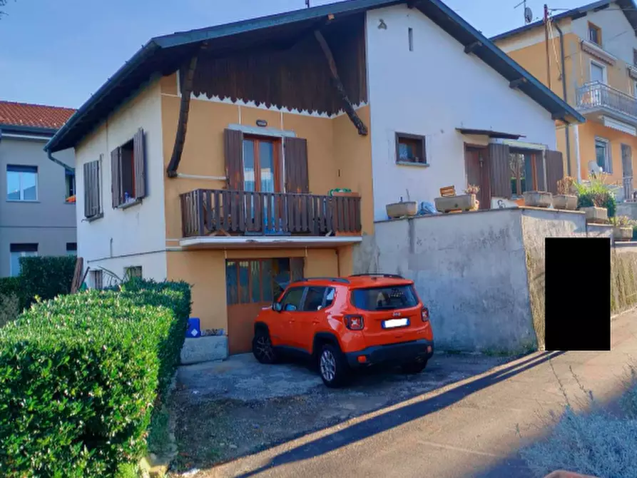 Immagine 1 di Villa in vendita  in Via Giuseppe Parini a Cermenate