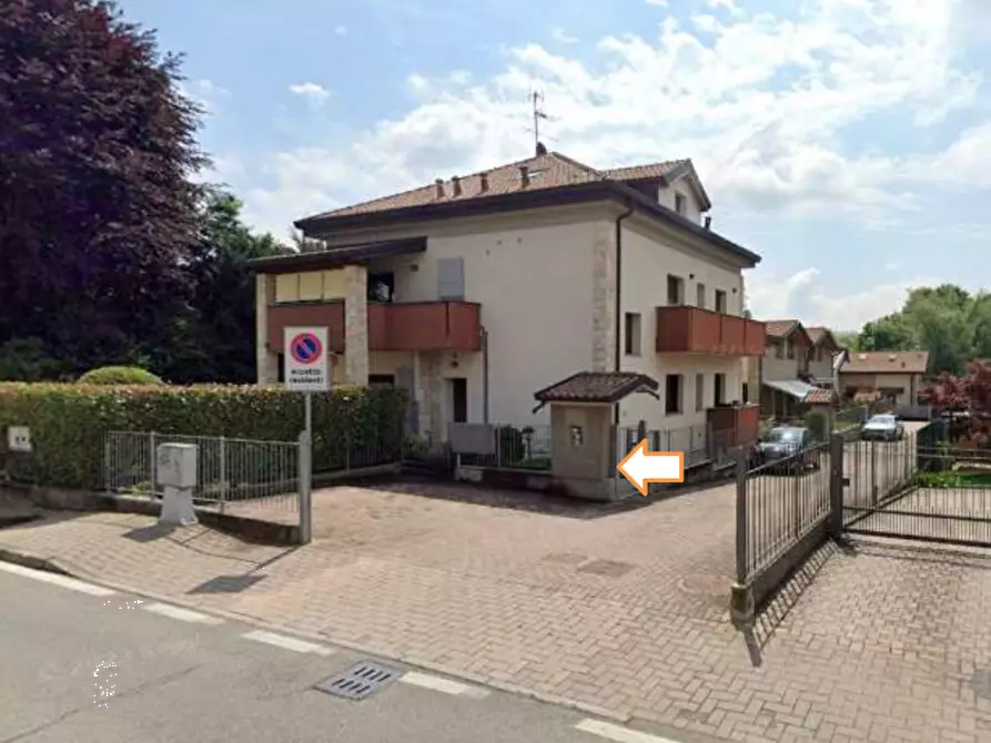 Immagine 1 di Appartamento in vendita  in Viale Raimondi a Vertemate Con Minoprio