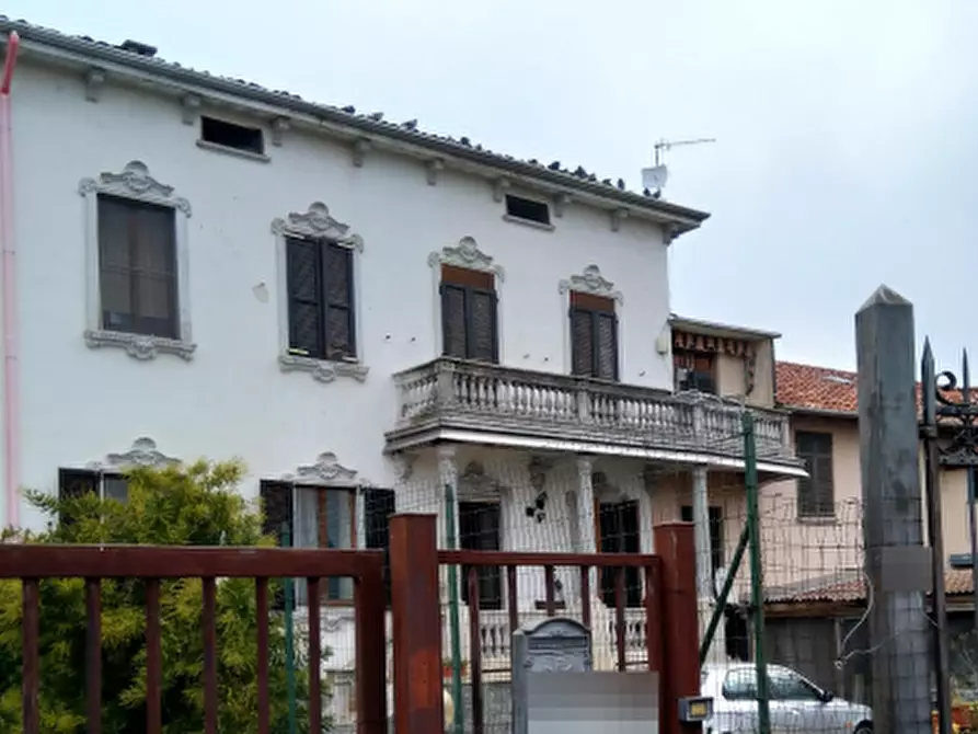 Immagine 1 di Casa indipendente in vendita  in Via Alfredo di Dio a Granozzo Con Monticello