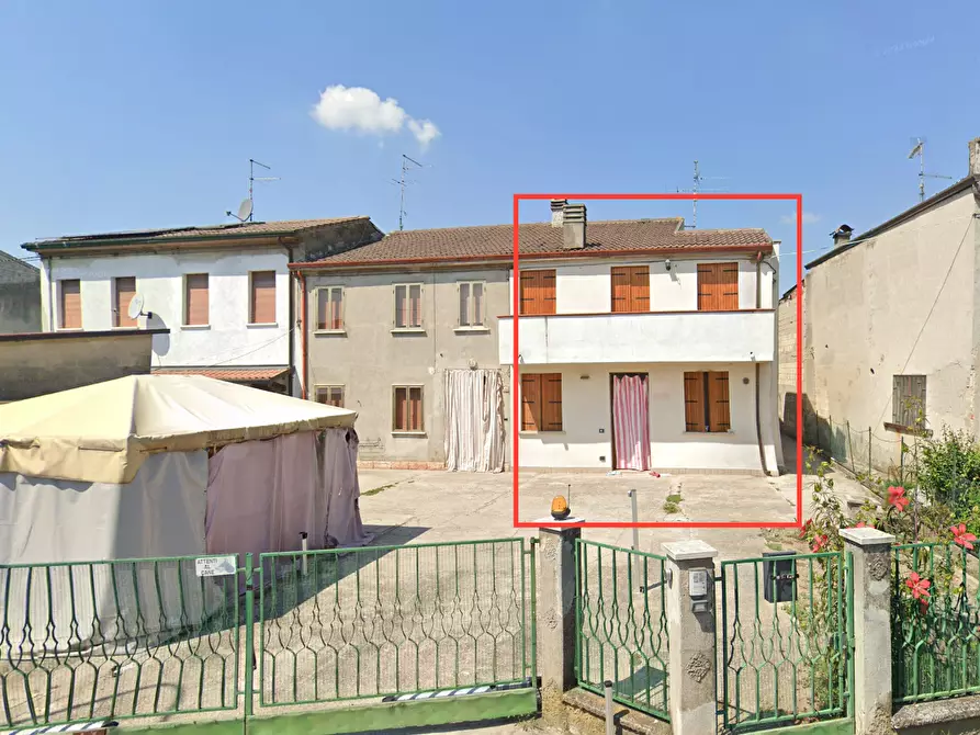 Immagine 1 di Porzione di casa in vendita  in  Via Frescà a Cerea