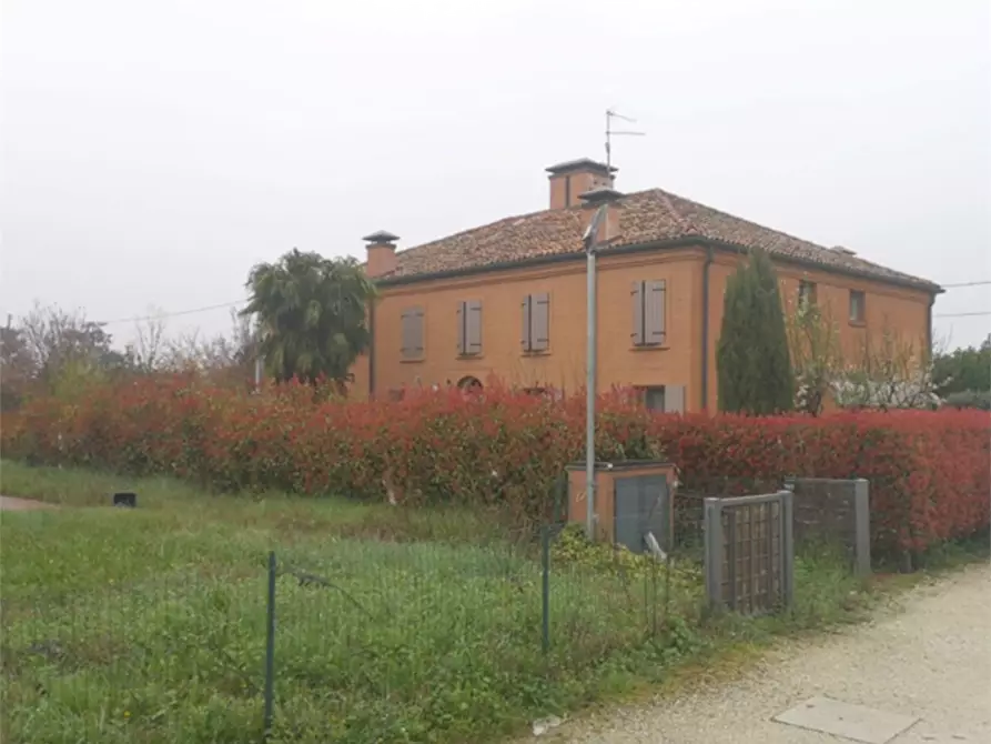 Immagine 1 di Stabile in vendita  in  Via Copparo a Ferrara