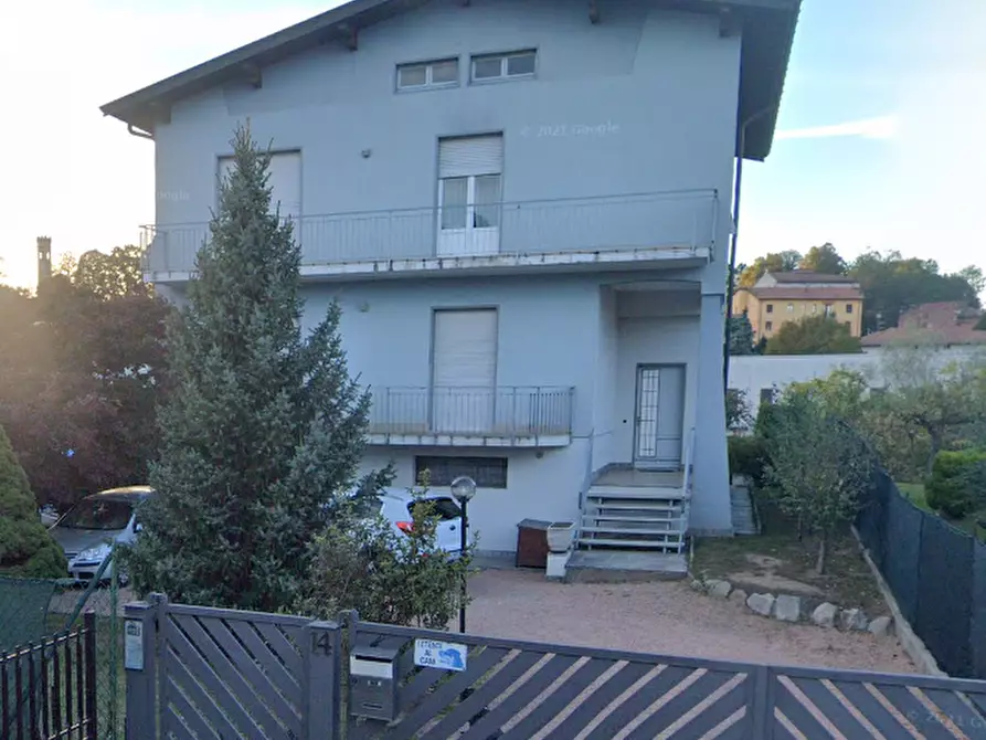 Immagine 1 di Casa indipendente in vendita  in Via Barbieri a Gazzada Schianno